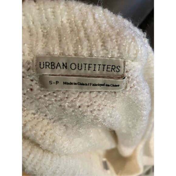 Urban Outfitters Womens White V-Neck Knitted Fleece Sweater Small - Picture 6 of 7
